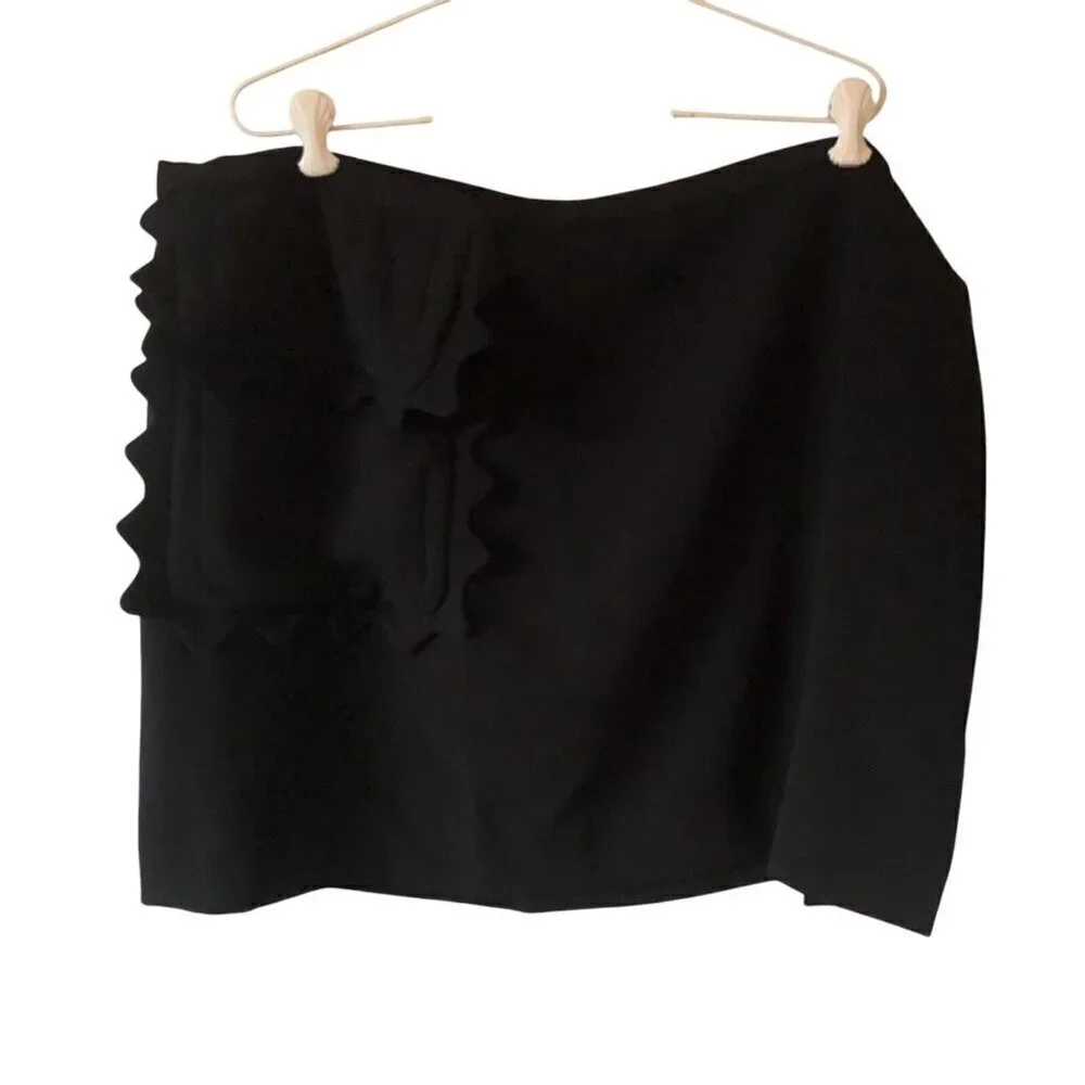 VICTORIA BECKHAM Target Black Scallop Pocket Mini Skirt Women's size 1X NWTs